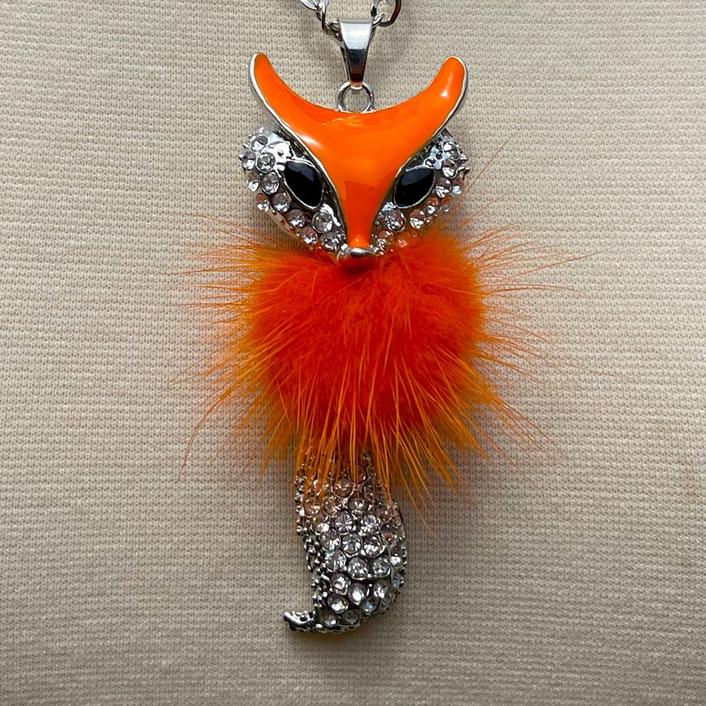 NWOT Orange FOX Pendant 30” Necklace Swinging tail